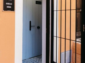 Exterior detail - Godello Harbor's Light (La Vila Joiosa)