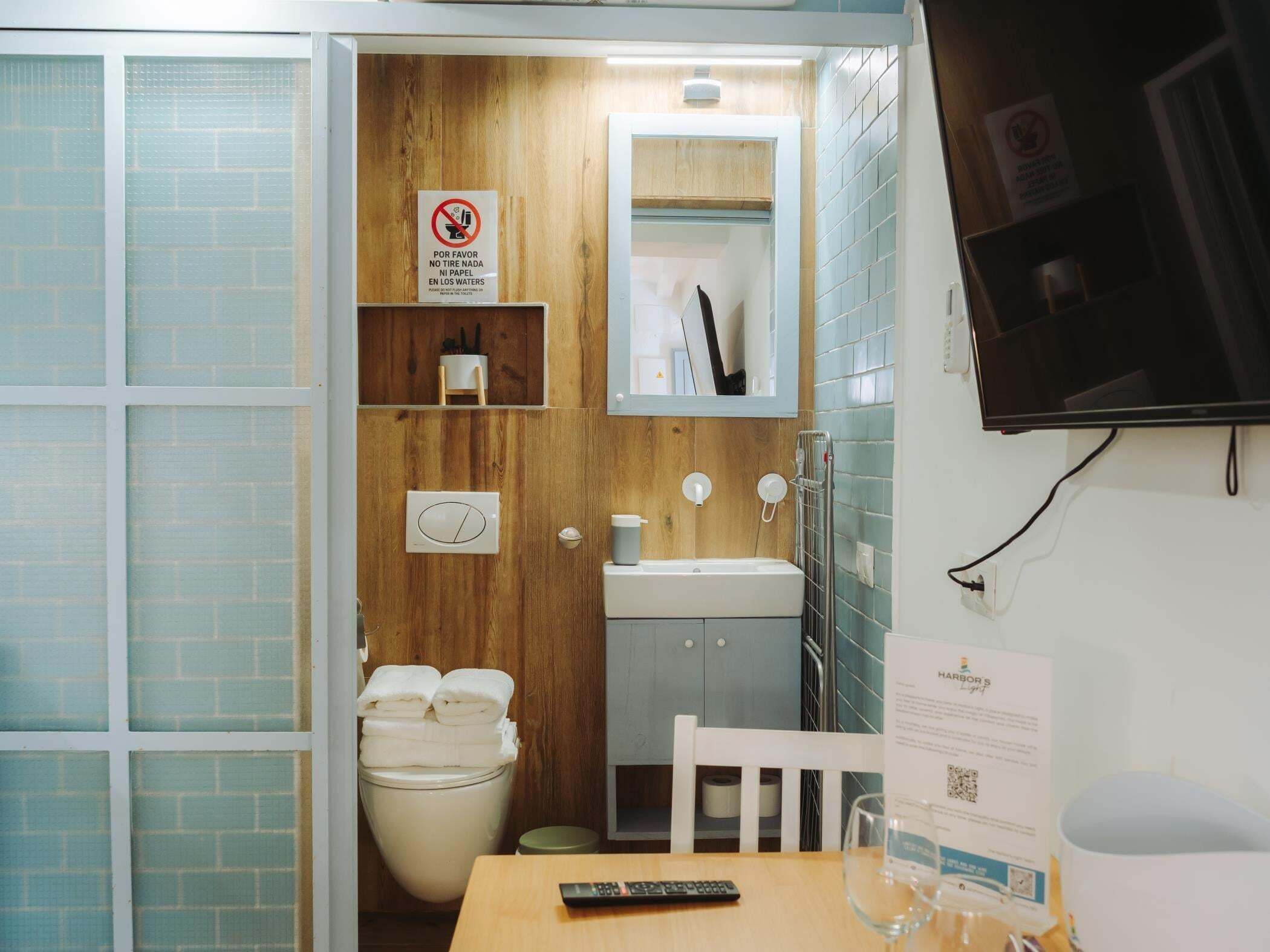 Shower, towels