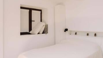3 quartos, acesso à internet, roupa de cama