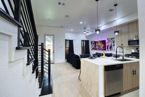 Interior - Spacious 4-bedroom house in gorgeous Houston (Houston)