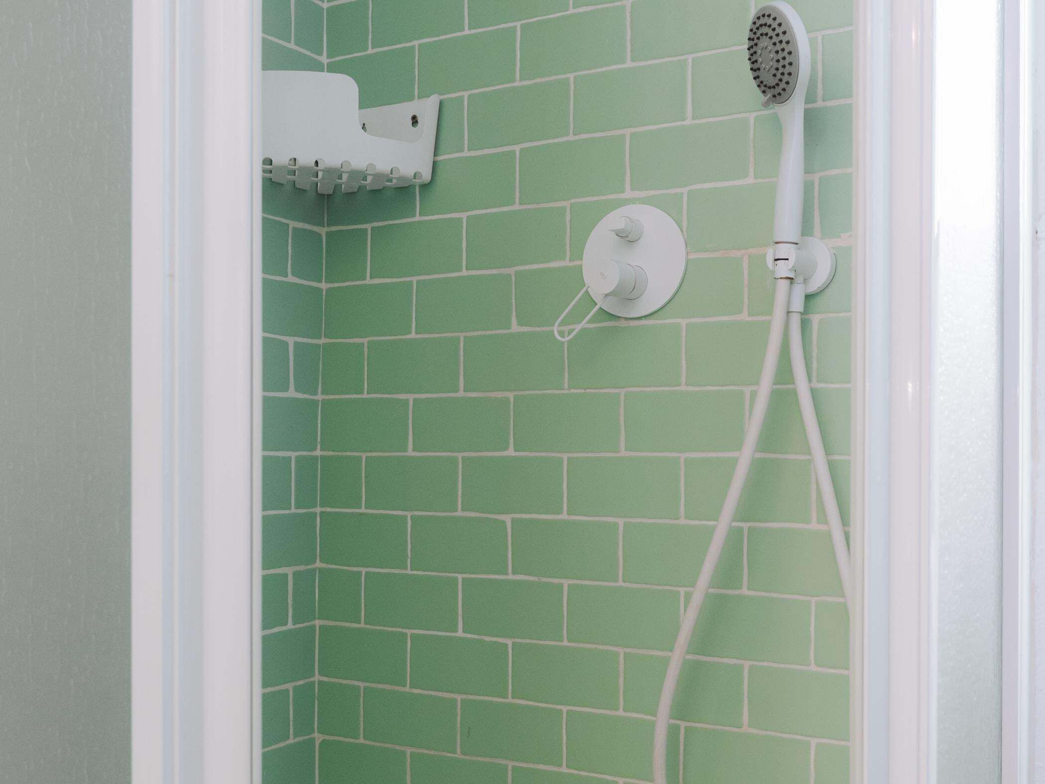 Shower, towels