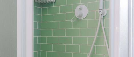 Shower, towels