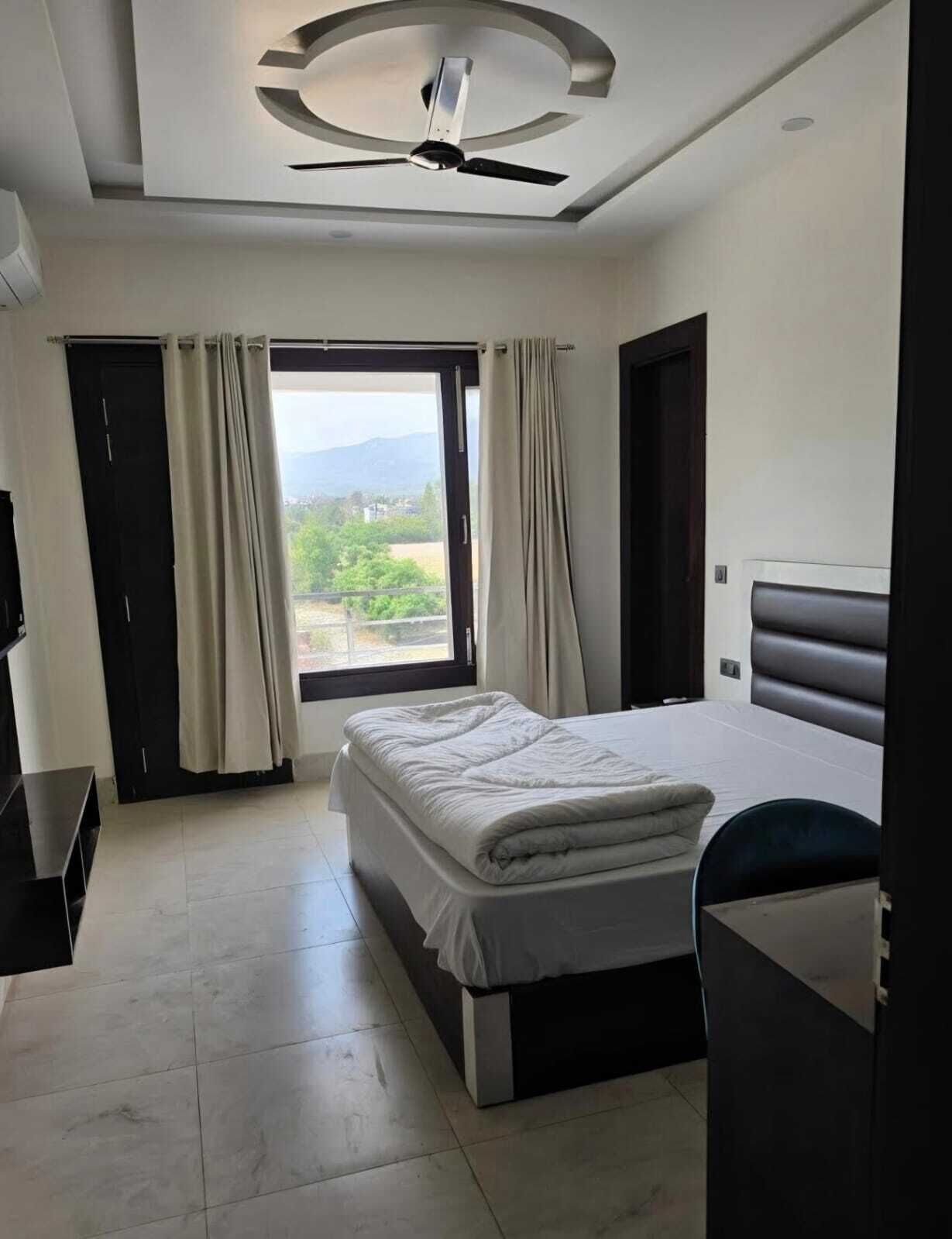 Yhden hengen deluxe-huone, 1 parisänky, siivous