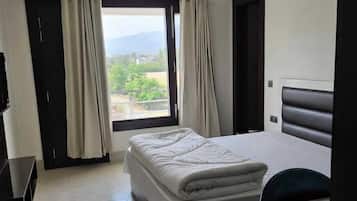 Deluxe Single Room, 1 Double Bed, Housekeeping | Desk, laptop workspace, free WiFi