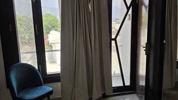 Deluxe Single Room, 1 Double Bed, Housekeeping | Interior
