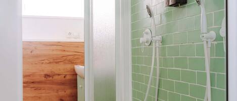 Shower, towels