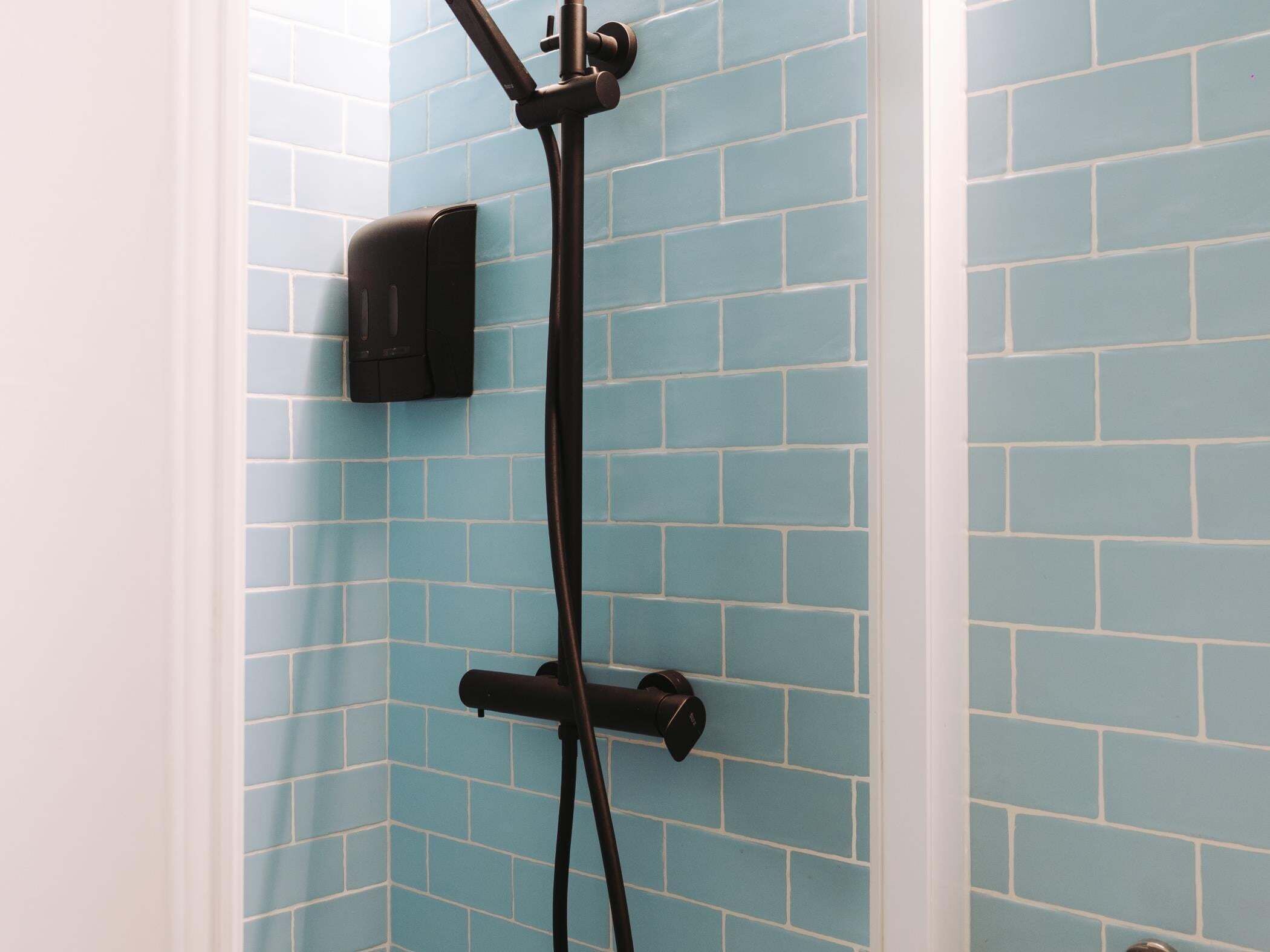 Shower, towels