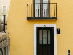 Exterior detail - Treixadura Harbor's Light (La Vila Joiosa)