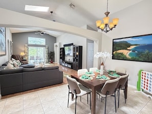 Smart TV, DVD player, books - Aloha — A Magical Disney Retreat on Indian Creek (Kissimmee)