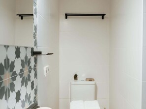 Douche, serviettes fournies