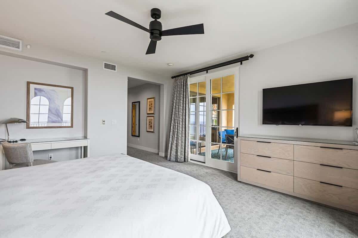 Iron/ironing board, travel cot, WiFi, bed sheets