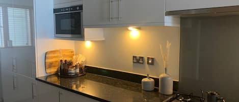 Dishwasher, cookware/dishes/utensils