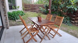 Outdoor dining - Unit 4 - Playa Bonita Mar Azul 100 m from the beach (Mar Azul)