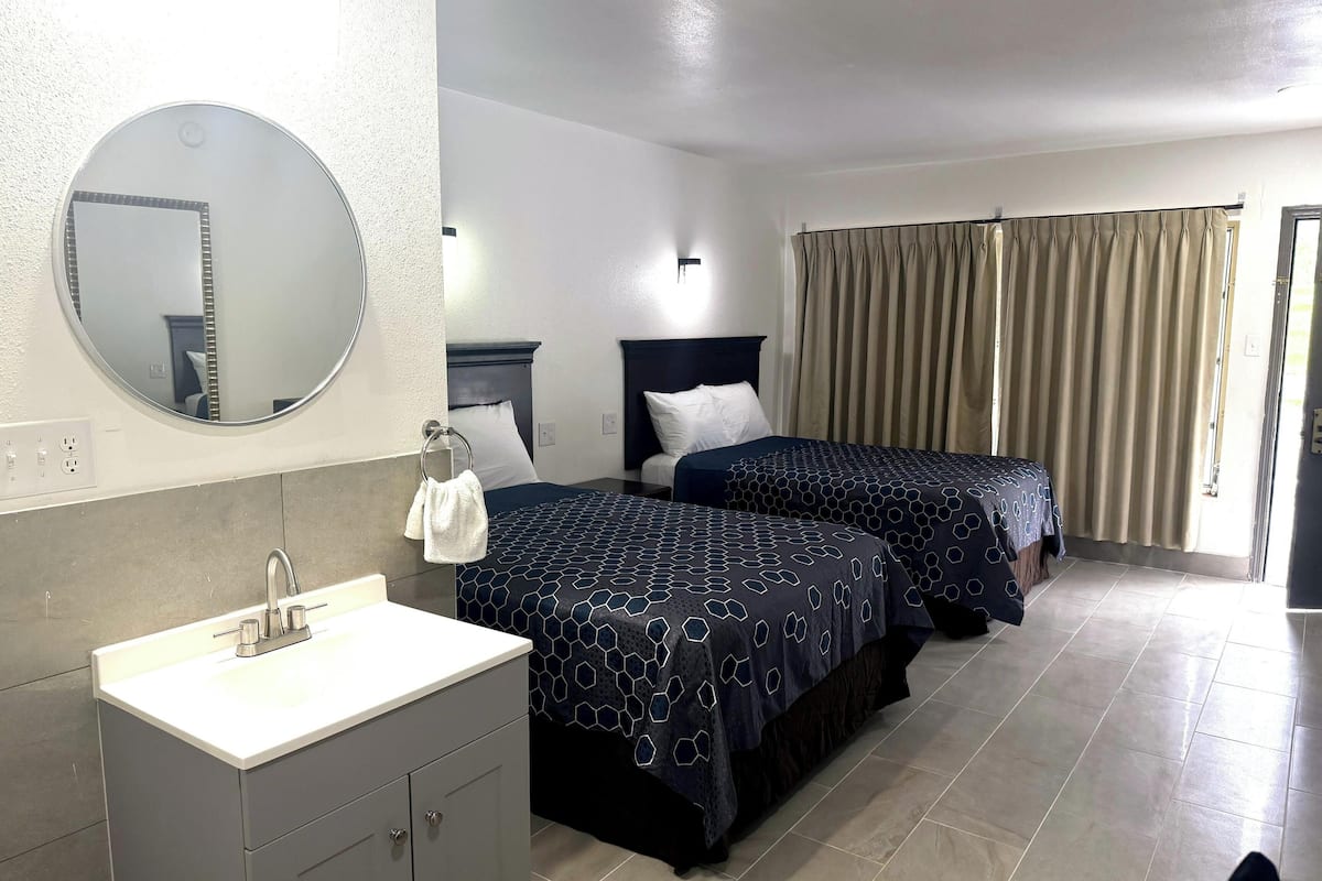 Room, 2 Double Beds, Non Smoking | Desk, free WiFi, bed sheets