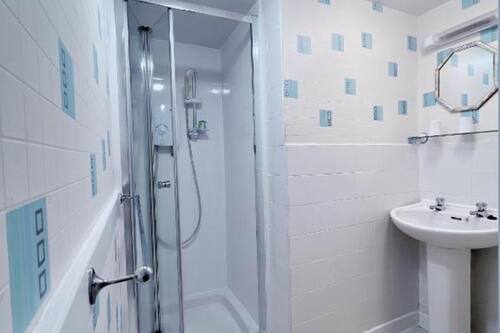 Superior Double Room | Bathroom