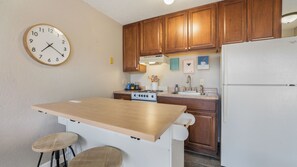 Private kitchen - Cozy Lake Escape - King Bed • Private Deck (Osage Beach)