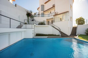 Pool - 2 Bedroom | 180° View + Balcony | Bathtub (Funchal)