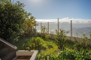 Property grounds - Panoramic Ocean View | Pool & Garden | 2 Bedrooms (Funchal)