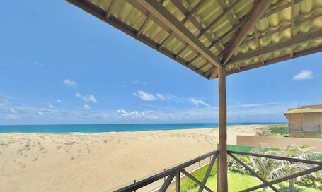 Business Apartment | Beach. Beachfront Duplex B por Be My Guest