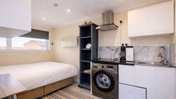 1 bedroom, iron/ironing board, Internet, bed sheets