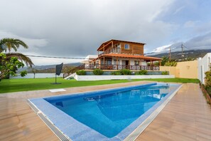 Pool - Villa Horizonte with Sea Views, Wi-Fi, and Air Conditioning (Tijoco Bajo)
