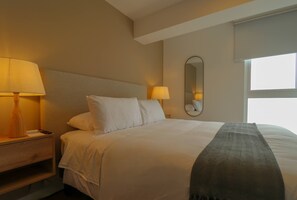 2 bedrooms, iron/ironing board, WiFi, bed sheets - w* | Luxury & Cozy 2BR w/ Balcony in Miraflores (Miraflores)