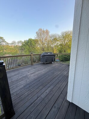 Terrace/patio - Spacious 5-bedroom house in fantastic Independence with 5 min from Stadium (Independence)