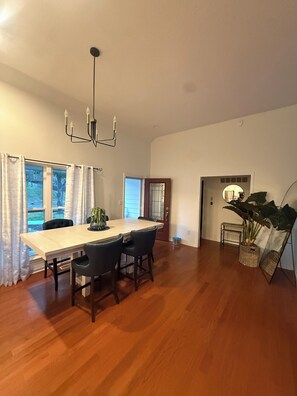 Interior - Spacious 5-bedroom house in fantastic Independence with 5 min from Stadium (Independence)