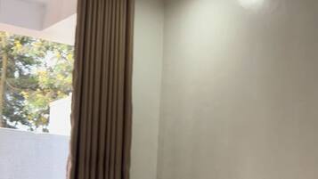 2 bedrooms, iron/ironing board, free WiFi