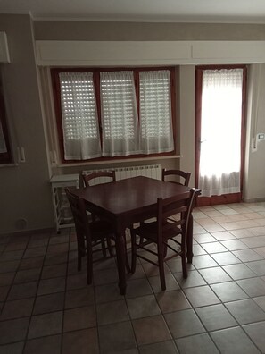 Dining - TWO-ROOM APARTMENT IN MARINA DI GROSSETO IN FRONT OF THE FORTRESS NEAR THE SEA (Marina di Grosseto)