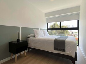 2 bedrooms, iron/ironing board, WiFi, bed sheets - w* | Deluxe 2BR w/ Balcony & View in Miraflores (Miraflores)