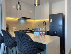 Fridge, microwave, oven, stovetop - w* | Deluxe 2BR w/ Balcony & View in Miraflores (Miraflores)