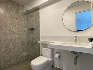 Shower, hair dryer, towels, shampoo - w* | Deluxe 2BR w/ Balcony & View in Miraflores (Miraflores)