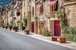 Exterior - Holiday Home "Gîte de Laumède" with Private Garden (Saint-Chamassy)