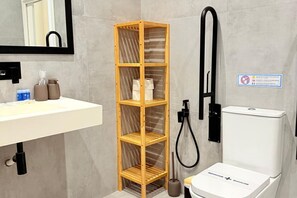 Dusche, Handtücher, Shampoo