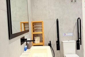 Dusche, Handtücher, Shampoo