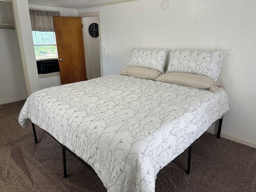 Peaceful 2-bedroom house with AC in charming Selinsgrove