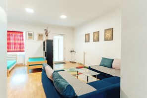 Living area - Lilians City Center Studio (Graz)