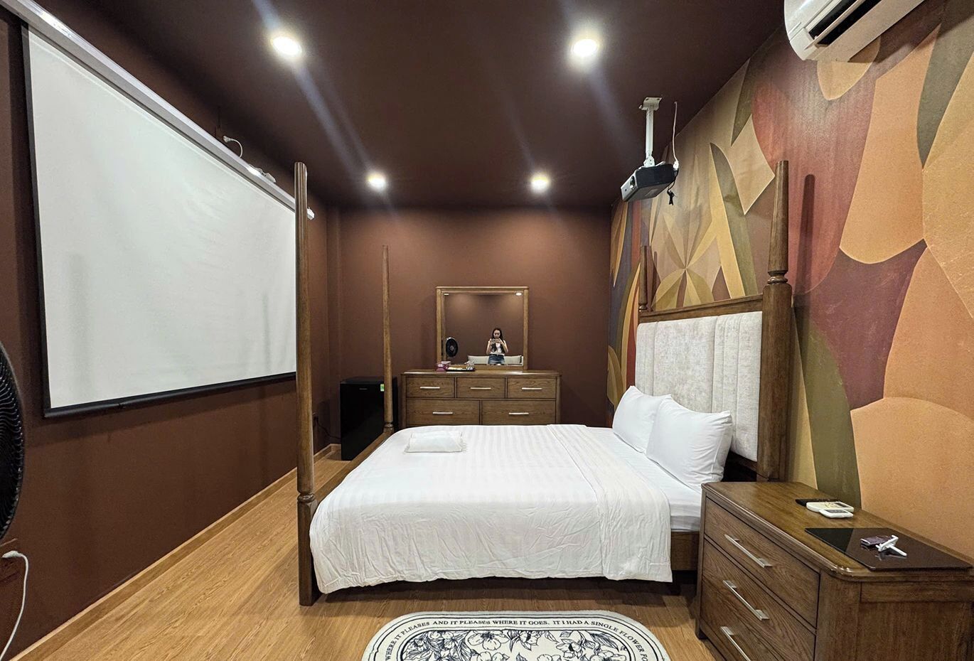 Studiosvit Classic - balkong - utsikt mot staden