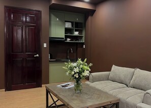 Studiosvit Classic - balkong - utsikt mot staden | Vardagsrum