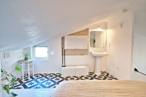 Bathroom - Marvelous 2-bedroom apartment with Terrace and AC in charming Uzès (Uzès)