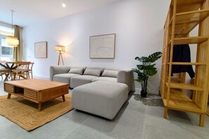 TV - Travel Habitat Jesus-Patraix Family Apartment (Valencia)