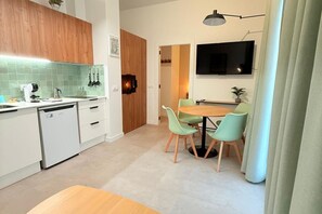 Microwave, oven, dishwasher, toaster - Travel Habitat Oceanografic Suite 2 (Valencia)