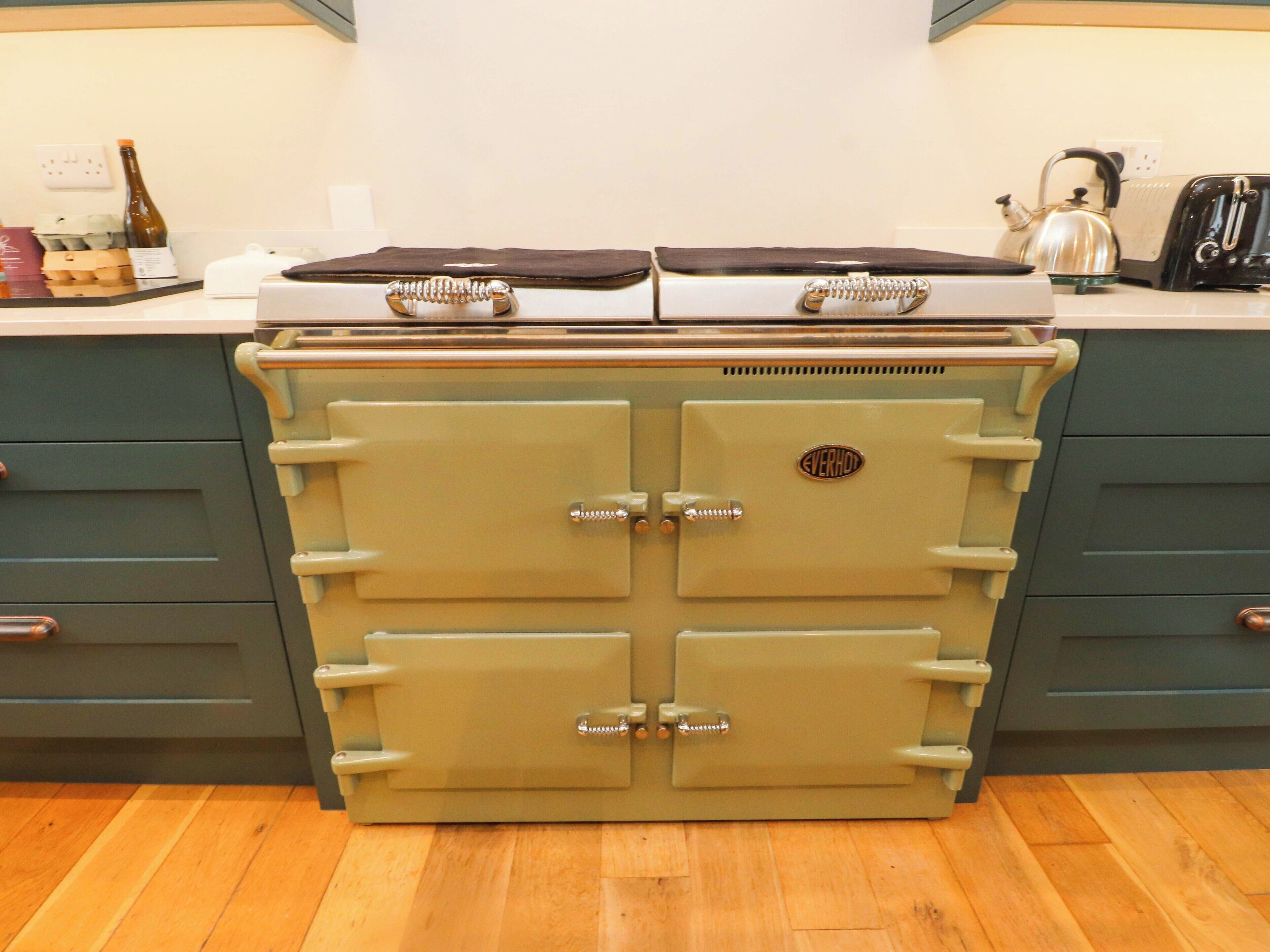 Dishwasher, cookware/dishes/utensils