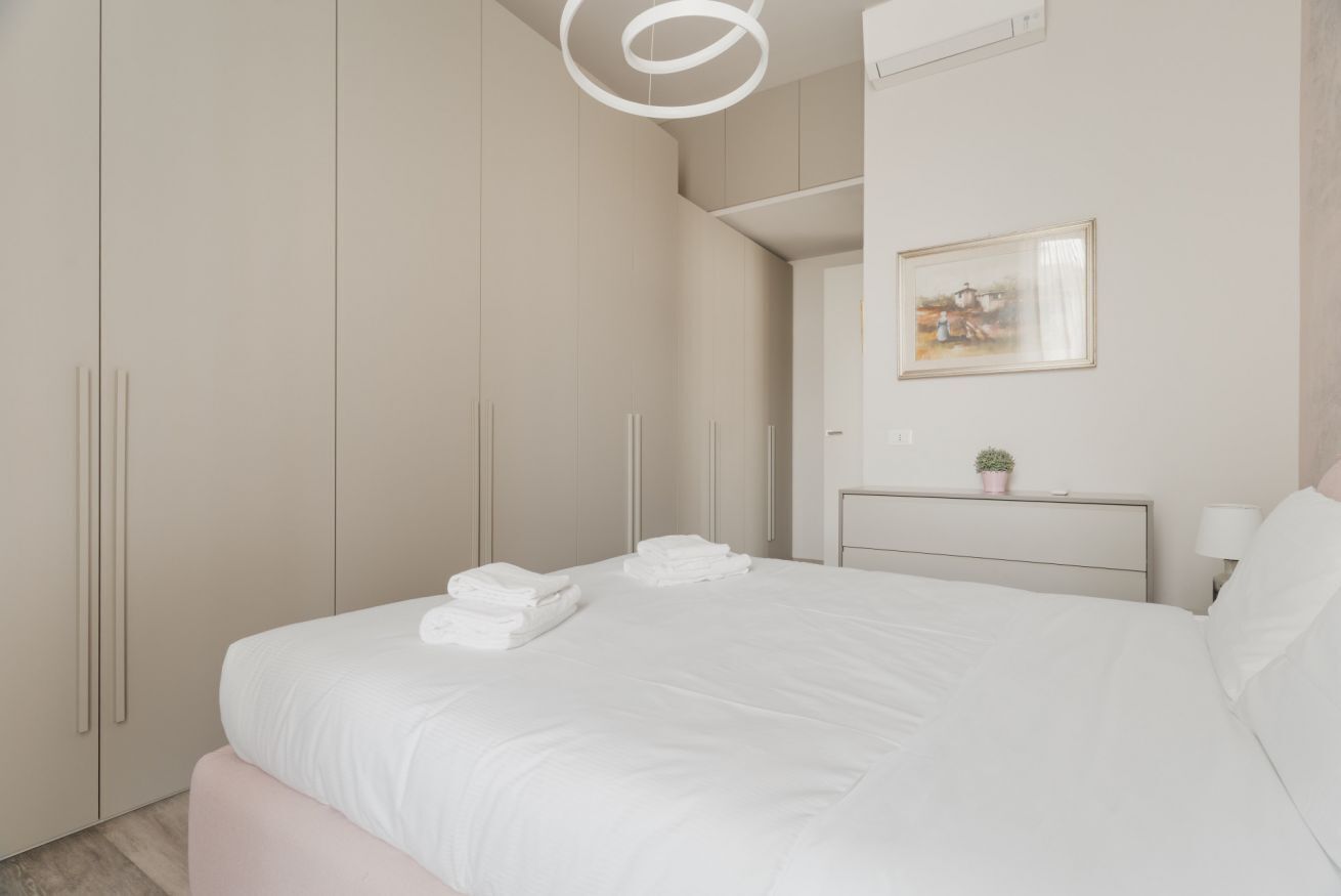 2 bedrooms, iron/ironing board