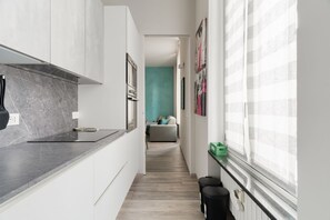 Fridge, microwave, dishwasher - Spacious and elegant 74m2 apartment, ideal for 4 people, located on the first floor of a building with lift.The accommodation is located in Viale Stelvio, a key and well-connected area that connects the residential and commercial area of ​​Viale Zara (Milan)