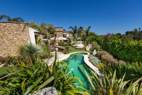 Flora Jungle Retreat by Perle di Puglia