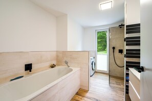 Bathroom - Vrbo Property (Sellin)