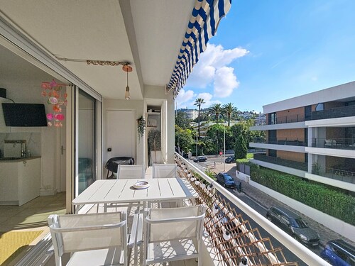 AGENCE HENRI CAMILLE - CIRODDE - 2 chambres grande terrasse 5 min Croisette