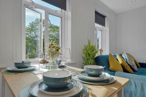 Dining - Cozy corner apartment (Greater London)